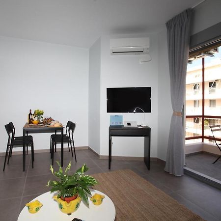 Edem Beach Apartment With Mountain View By Athenian Homes 외부 사진